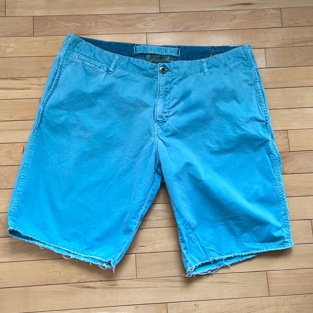 Men’s Paperback shorts, size 38